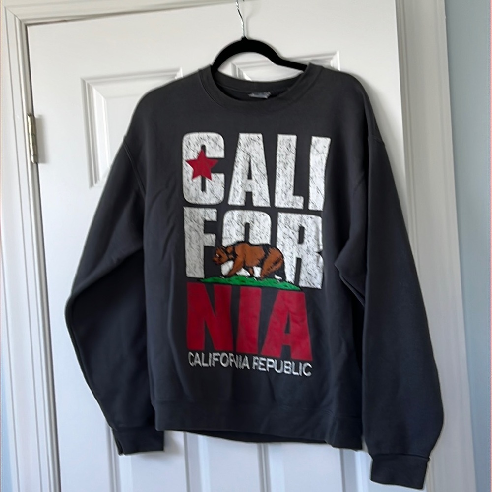 Sweatshirt